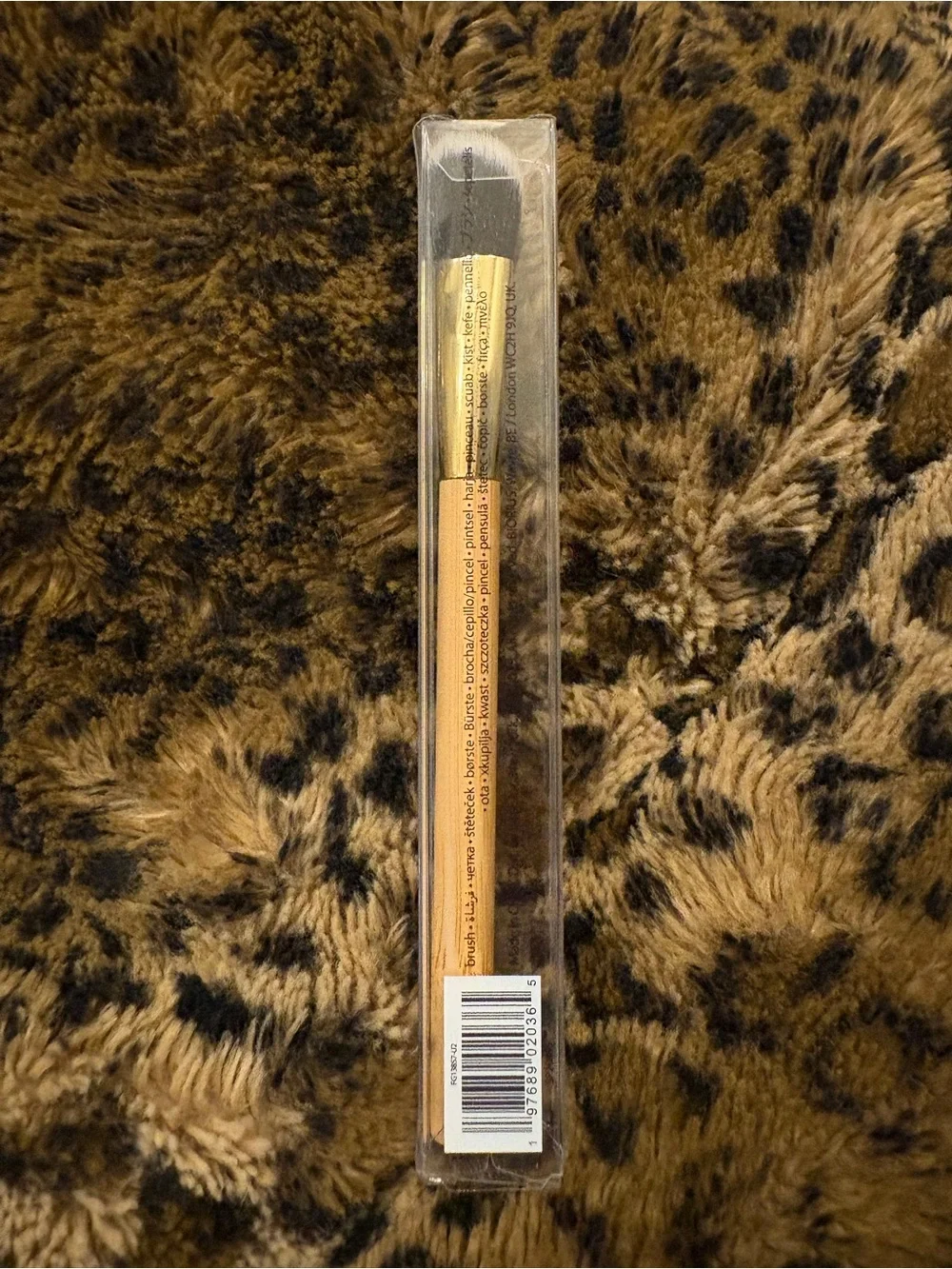 Tarte Concealer Paw Brush — Natural Bamboo Handle